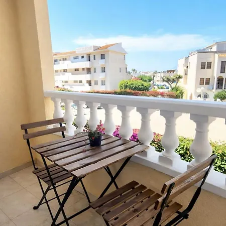 Apartmán With Queensize Bed, Wifi, Ac, 5 Min Walk To The *